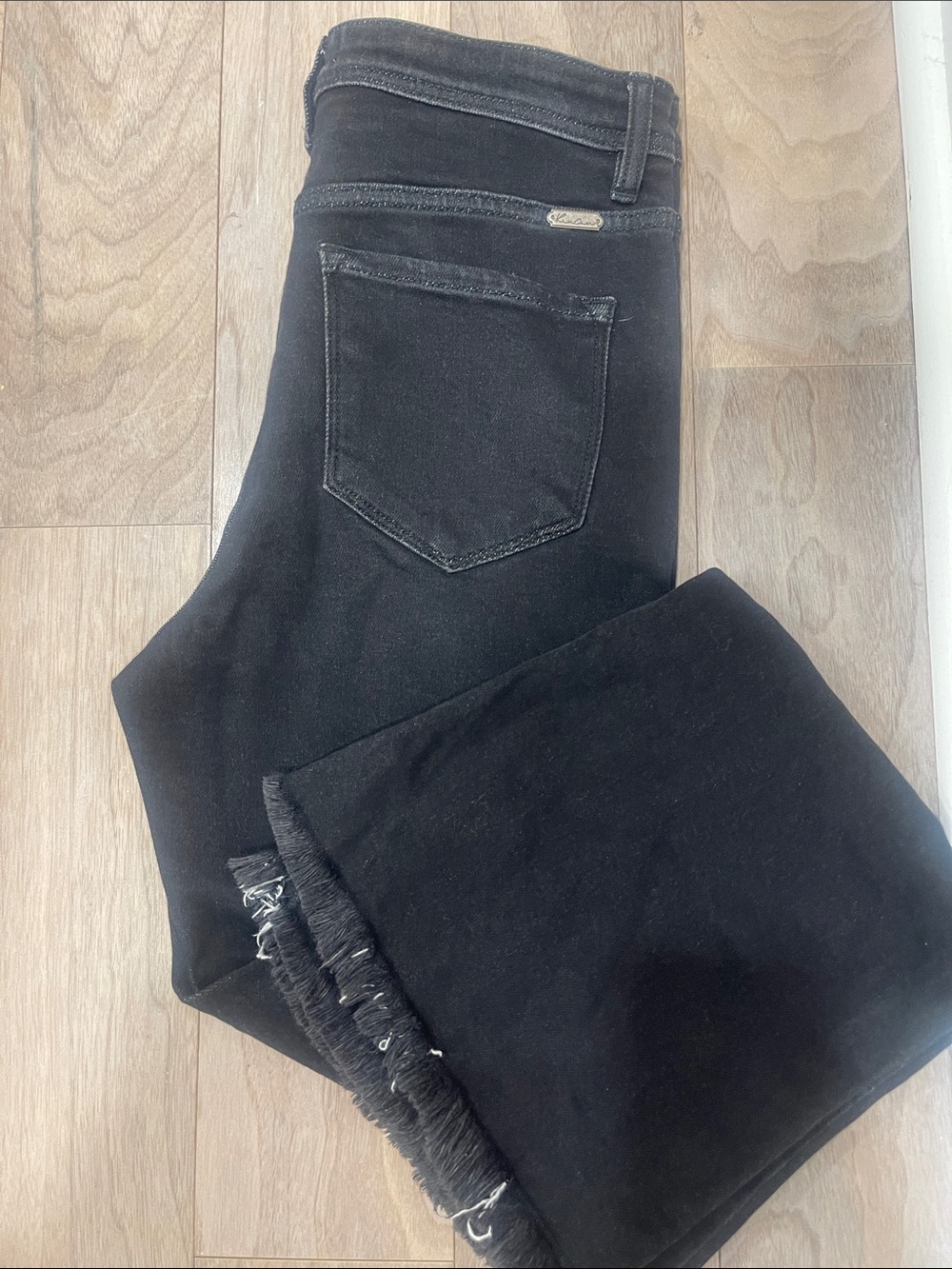 KanCan Black Cropped Ankle Jeans with Frayed Hem